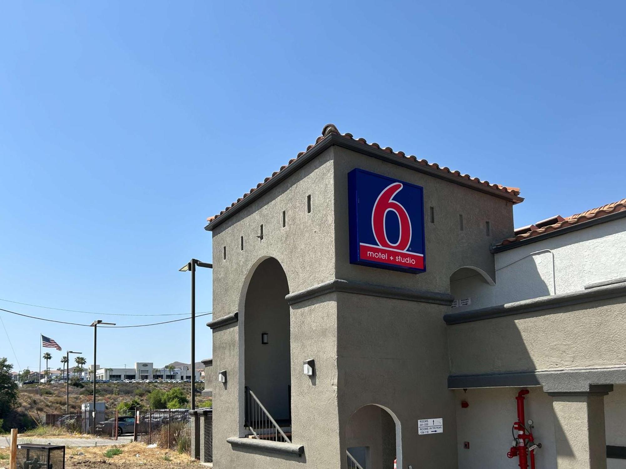 Motel 6 Lake Elsinore, Ca Buitenkant foto